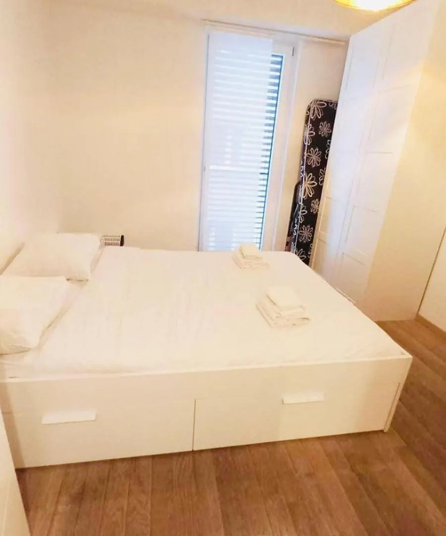 Bright And Welcoming 2 Bedrooms In City Center Luxembourg