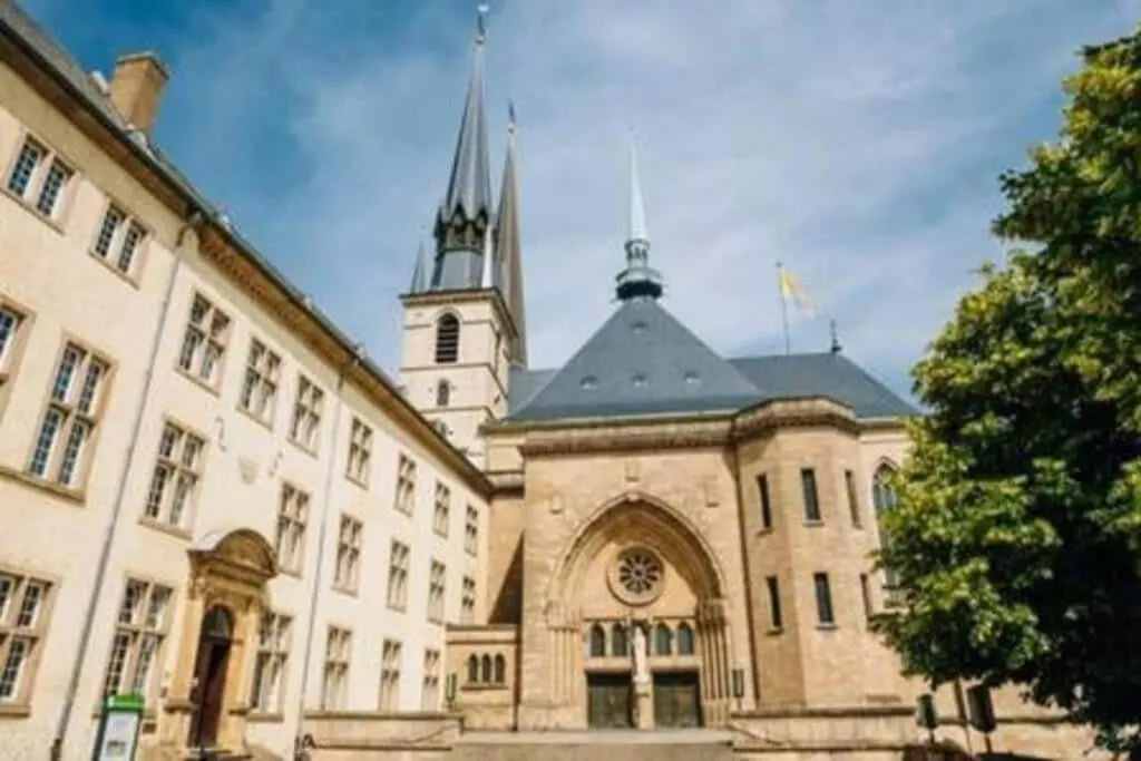 Bright And Welcoming 2 Bedrooms In City Center Luxembourg